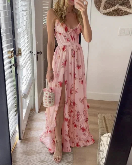 Liliana | Romantyczna sukienka maxi w kwiaty z falbaną i rozcięciem