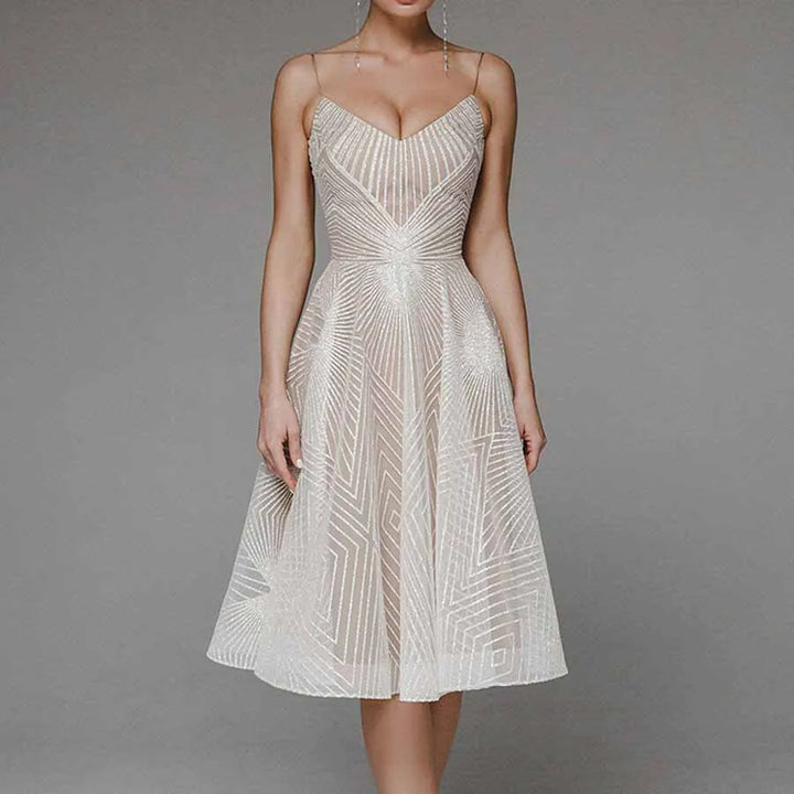 Larra™ | Elegancka sukienka z odkrytymi plecami