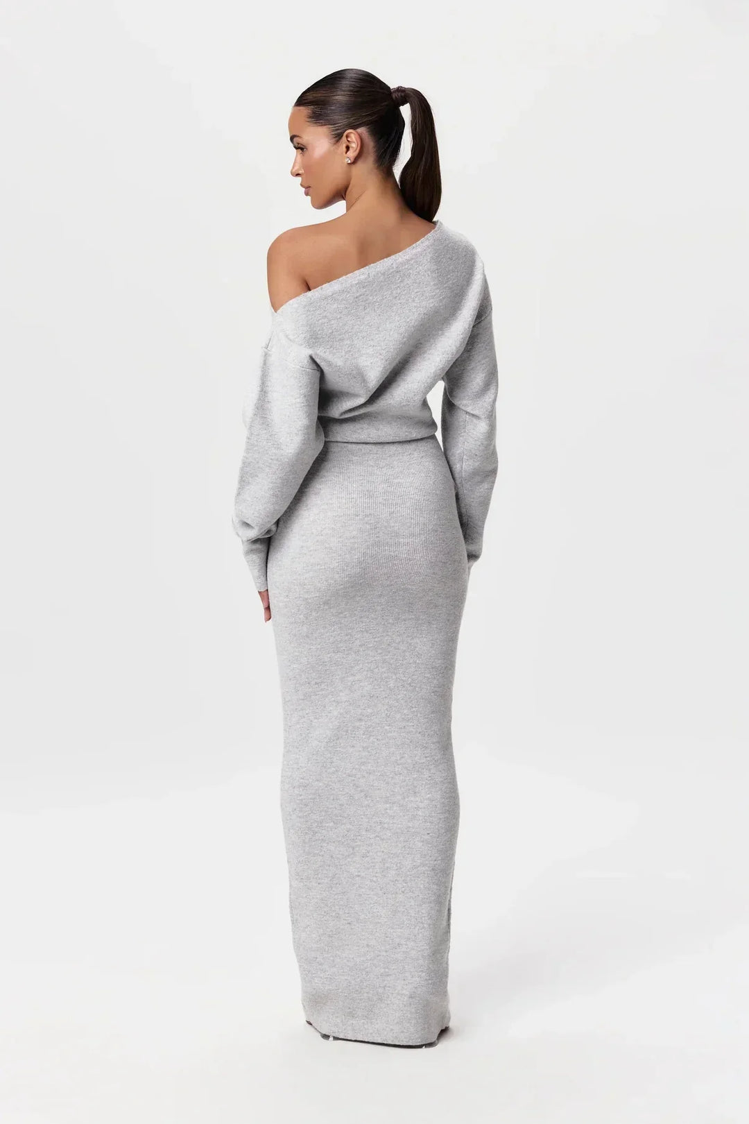 Natalia | Elegancka Sukienka z Dzianiny z Odkrytym Ramieniem